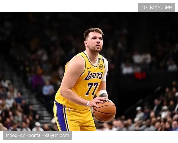 湖人东契奇与詹姆斯搭档效果显著 里夫斯回归增强轮换